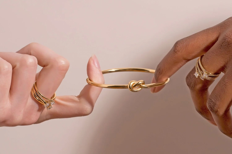 50 of the Best Jewelry Gifts Anyone Would Love (Hint, Hint)