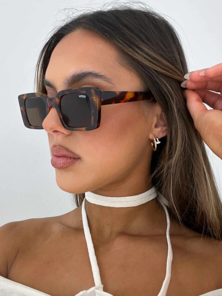 Quiet Luxury Sunglasses Are the Ultimate Fall Accessories Trend