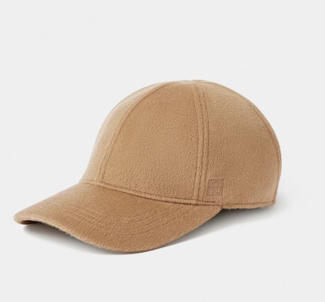 The 14 Best Baseball Caps for an Effortlessly Chic Off-Duty Look