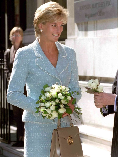 These 8 Princess Diana-Loved Handbags Are a Shortcut to Royal-Approved Style